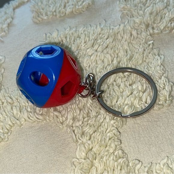 Tupperware Keychain - Picture 2 of 3
